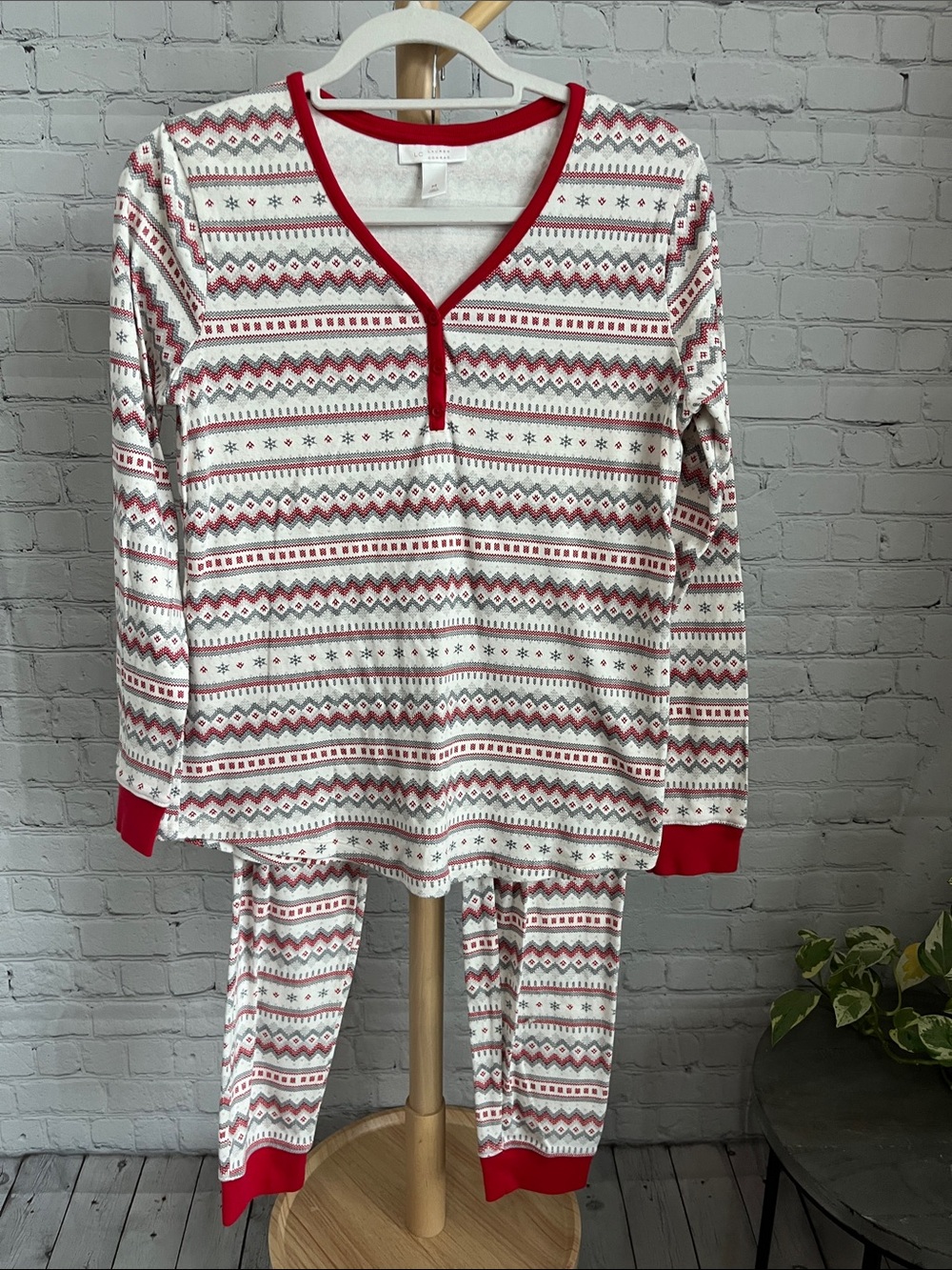 LC Lauren Conrad Women's Red and White Christmas Pajama Set Medium